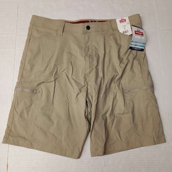 Wrangler All Terrain Cargo Shorts Men's Size 36 Beige 10" Inseam Relaxed Fit - Picture 1 of 5